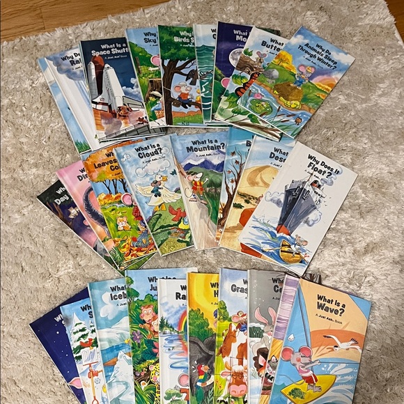 Weekly Reader Books Collection - Picture 2 of 2